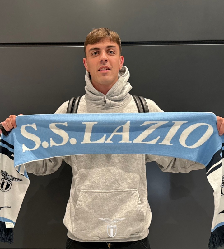 V站体育资讯-小马将赴蓝鹰！记者感叹：马尔蒂尼一人一城，丹尼尔7年6次换队