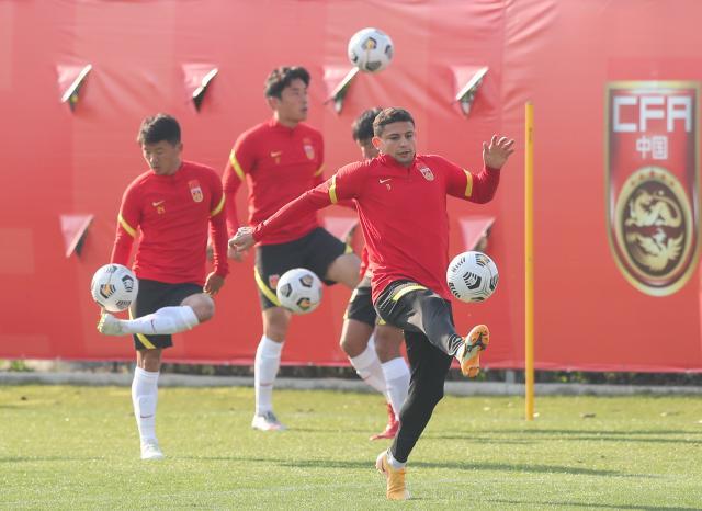 V站-国足身价2510万欧艾克森武磊并列第1 均龄29.56岁